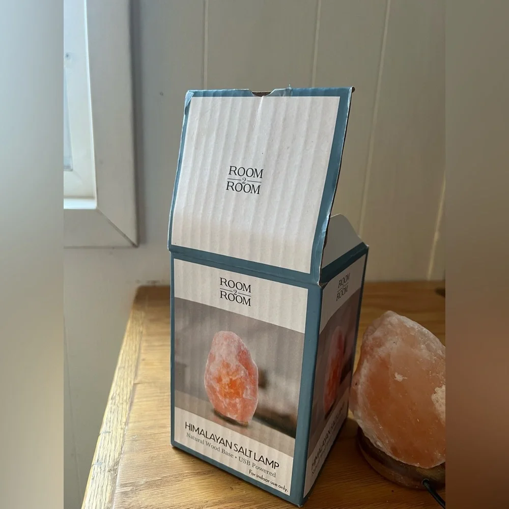 NIB New Room 2 Room Natural Himalayan Salt Lamp Natural Wood Base - USB Powered